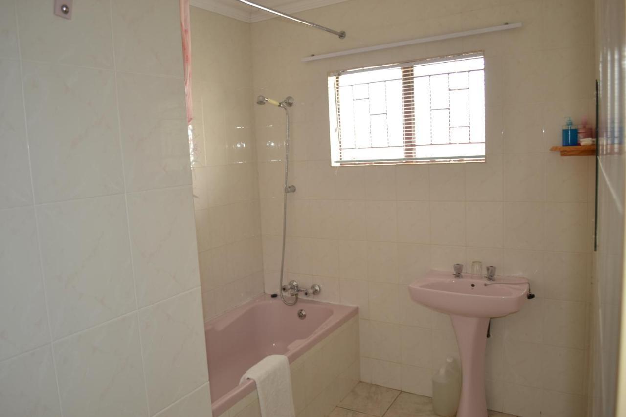 Kamogelo Guest House Пиланесберг Екстериор снимка